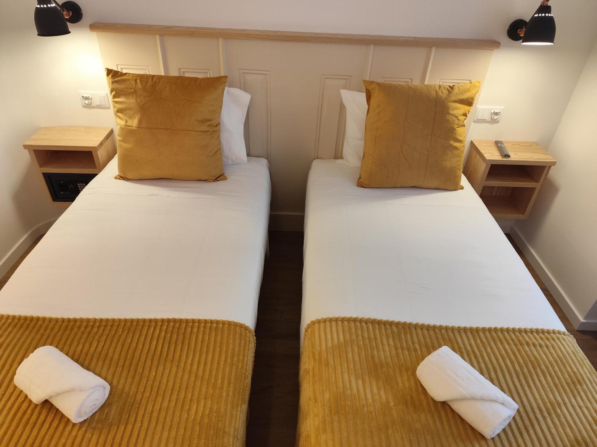 Hotel Bacalhoeiros 125 2*